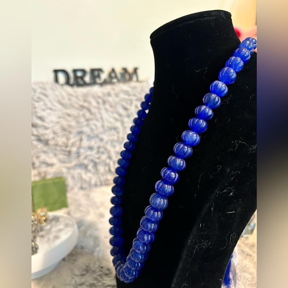Pumpkin Carved Blue Sapphire Necklace - Earth Mined Sapphire 658 Carats - Picture 4 of 5